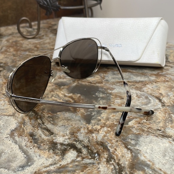 Michael kors sunglasses - Picture 2 of 3